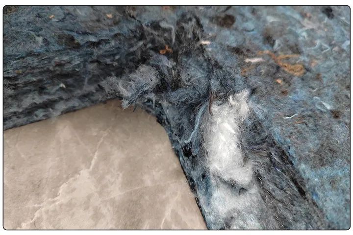 回收棉制汽車蓋板“氣味太大”？測試噴霧除臭效果！