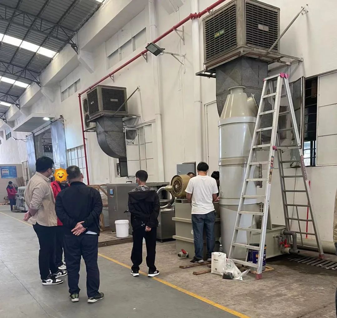 餐廚垃圾處理設備結合工業除臭劑實現系統除臭