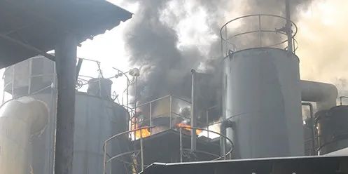 陶瓷廠廢氣惡臭讓人苦不堪言,Dejing的凈?除臭劑幫助企業(yè)達(dá)標(biāo)排放!.jpg 陶瓷廠廢氣惡臭讓人苦不堪言,Dejing的凈?除臭劑幫助企業(yè)達(dá)標(biāo)排放!.jpg